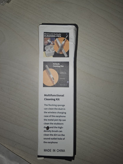 Cleanerpen: achterkant van de doos met uitleg over het sponsje, de metalen punt en het borsteltje